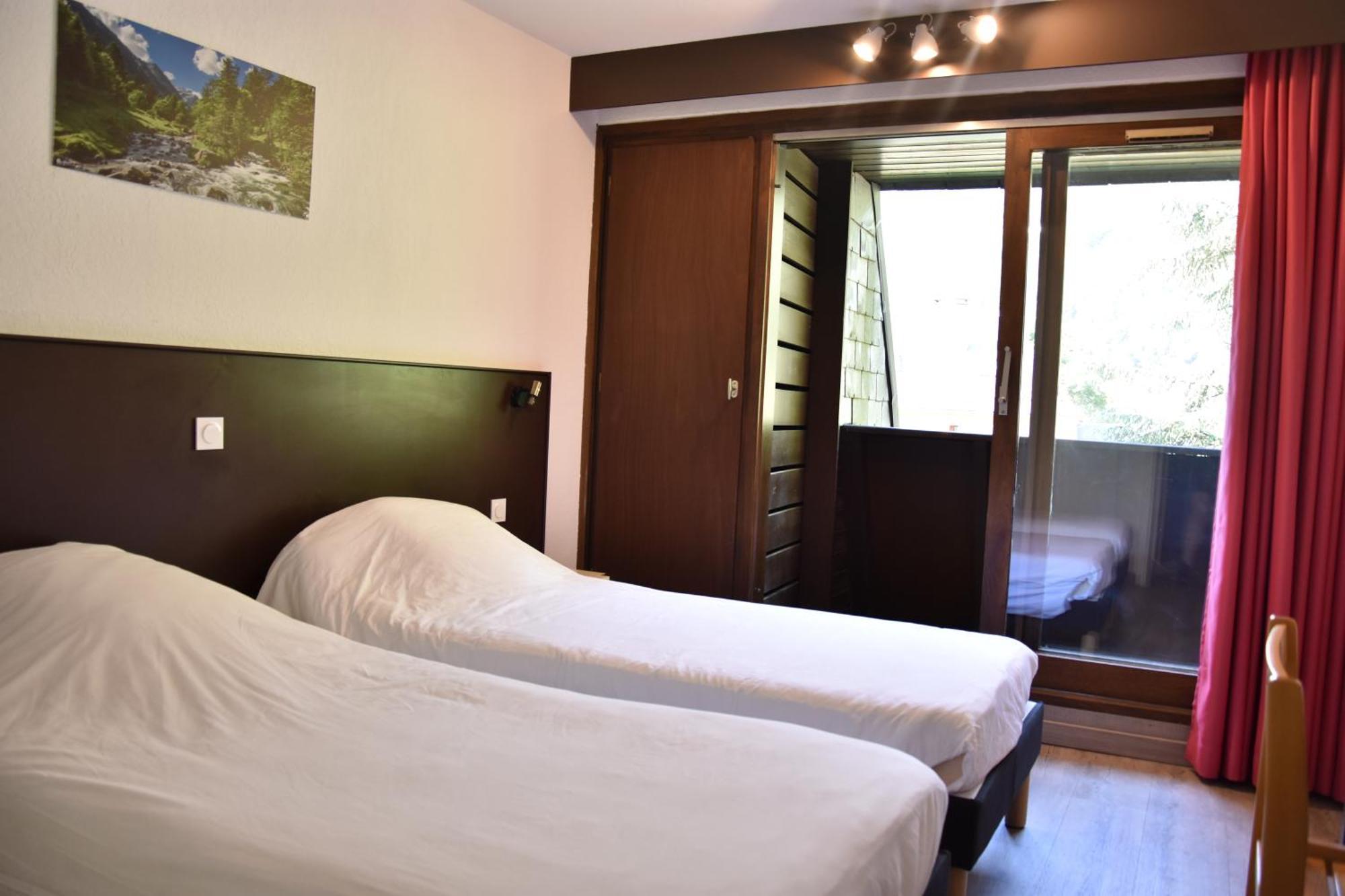 Le Village Vacances De Luz Saint Sauveur ลูซ-แซ็ง-โซเวอร์ ภายนอก รูปภาพ